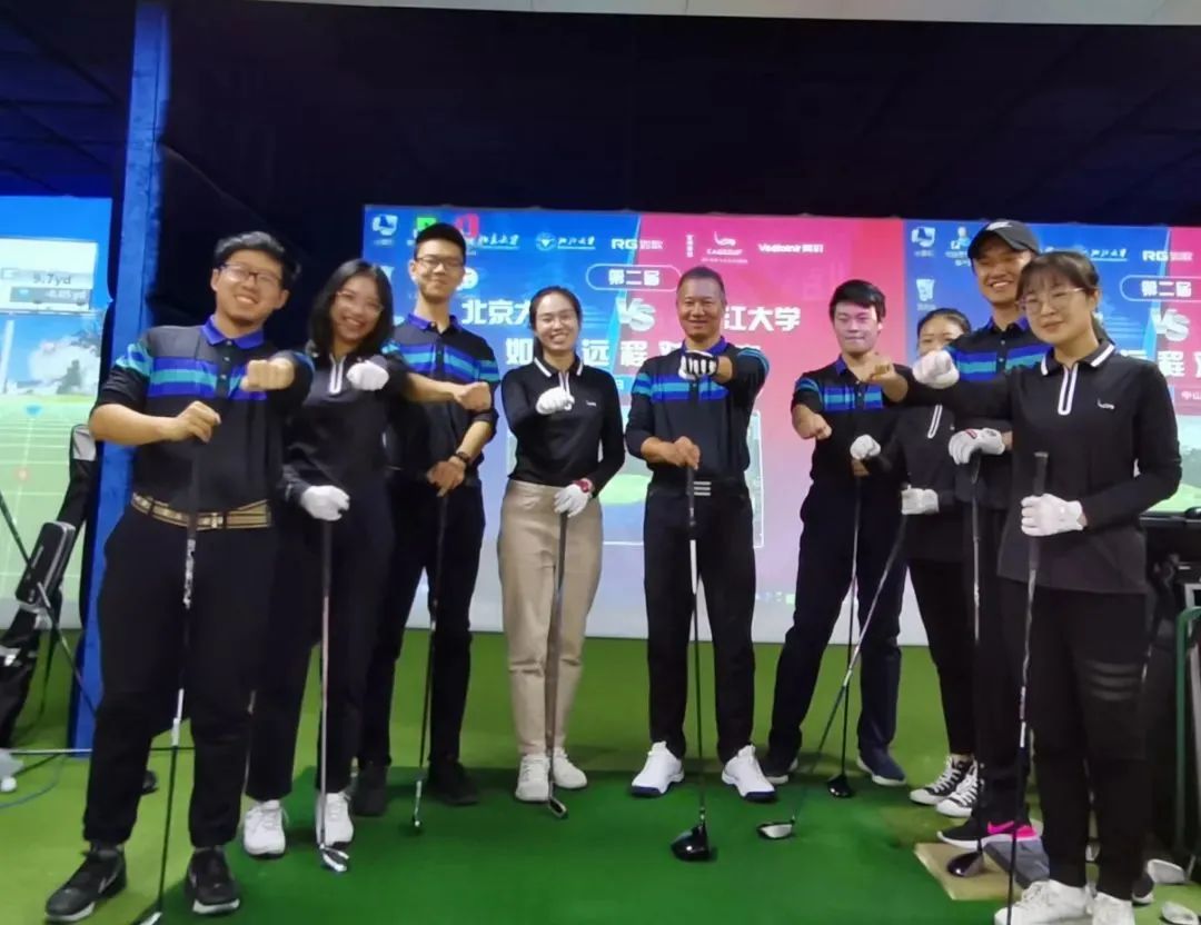浙江大學(xué)衣著EAGEGOF服飾，信心滿(mǎn)滿(mǎn).jpg